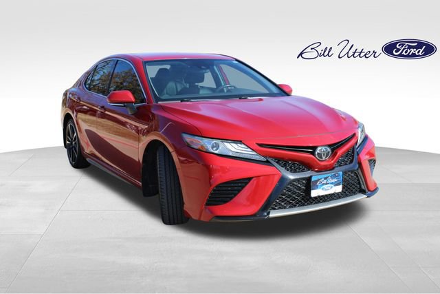 Used 2019 Toyota Camry XSE image 3