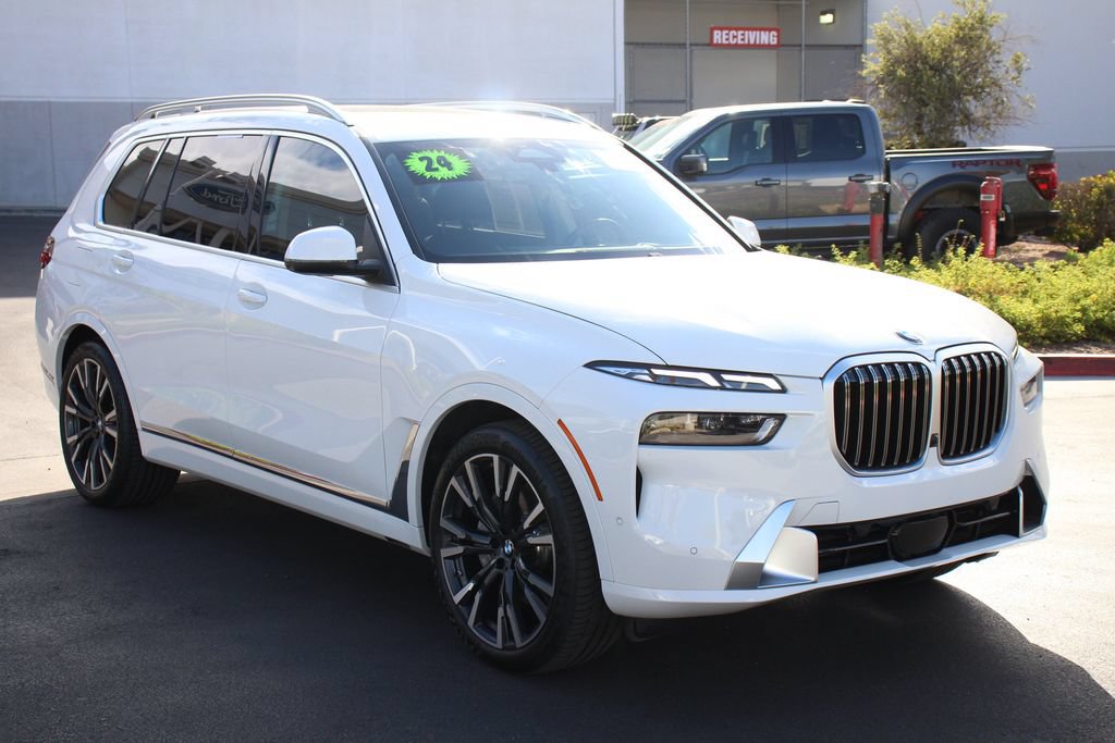 Used 2024 BMW X7 xDrive40i w/ Premium Package AWD/4WD image 11