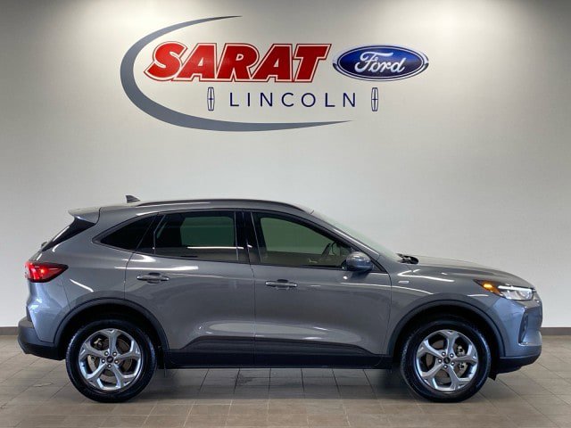 Certified 2025 Ford Escape ST-Line Select w/ Tech Pack #1 AWD/4WD image 1
