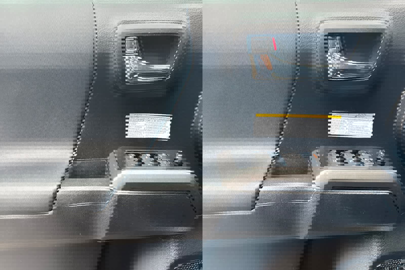 Used 2020 Toyota Tacoma TRD Off-Road image 12