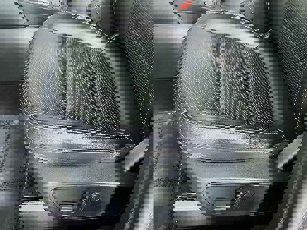 Certified 2020 Ford Escape SEL image 31