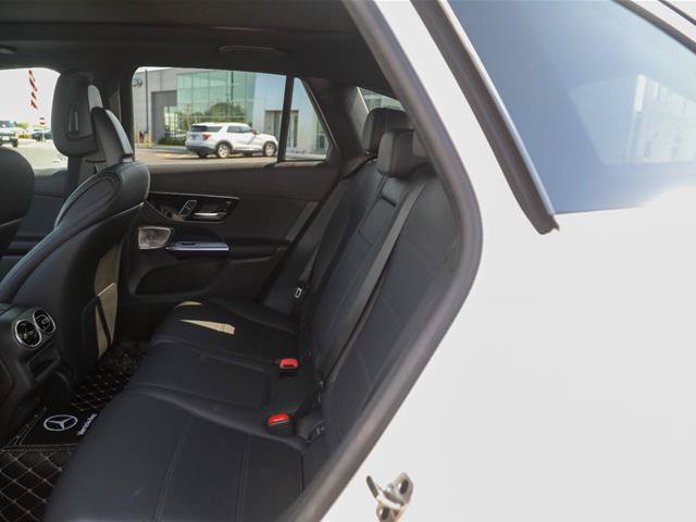 Used 2023 Mercedes-Benz GLC 300 4MATIC image 25