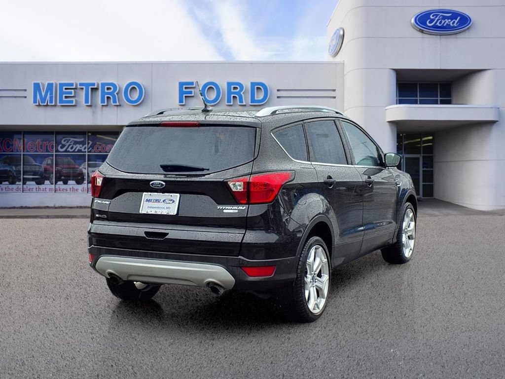 Certified 2019 Ford Escape Titanium AWD/4WD image 3