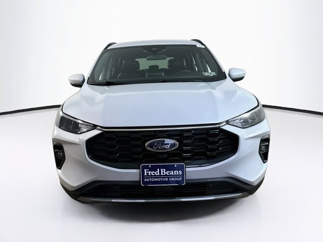 Certified 2025 Ford Escape ST-Line Select AWD/4WD image 2