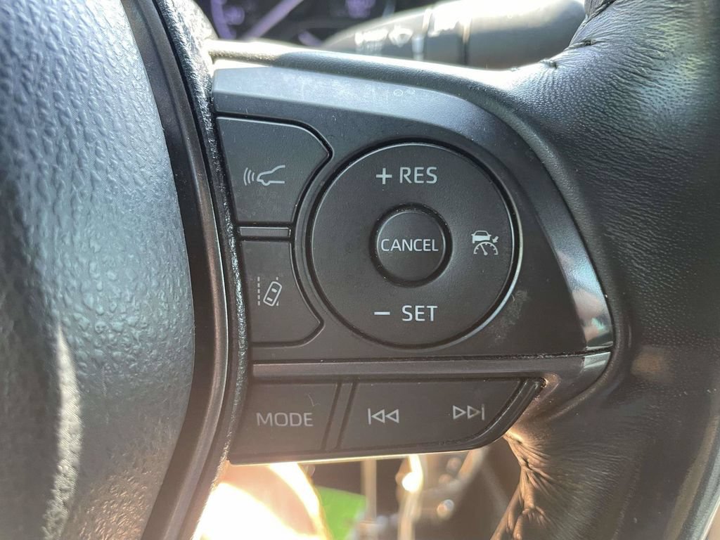 Used 2022 Toyota Camry SE FWD image 23
