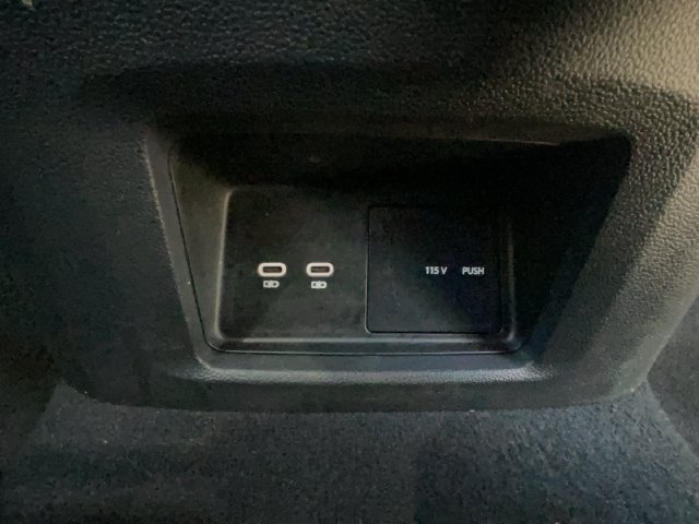 Used 2024 Volkswagen Atlas Peak Edition SE AWD/4WD image 32