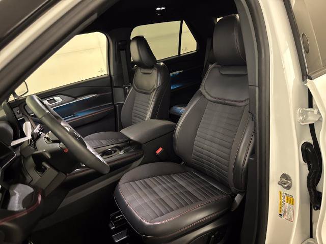 Certified 2026 Ford Explorer ST-Line w/ ST-Line Street Pack RWD image 18