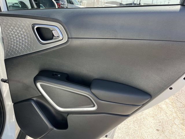 Used 2025 Kia Soul S FWD image 22