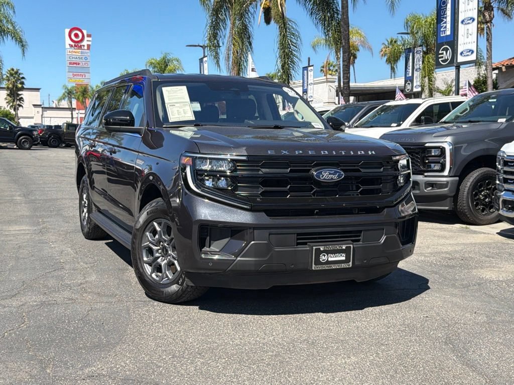 Certified 2025 Ford Expedition Max Active AWD/4WD image 3