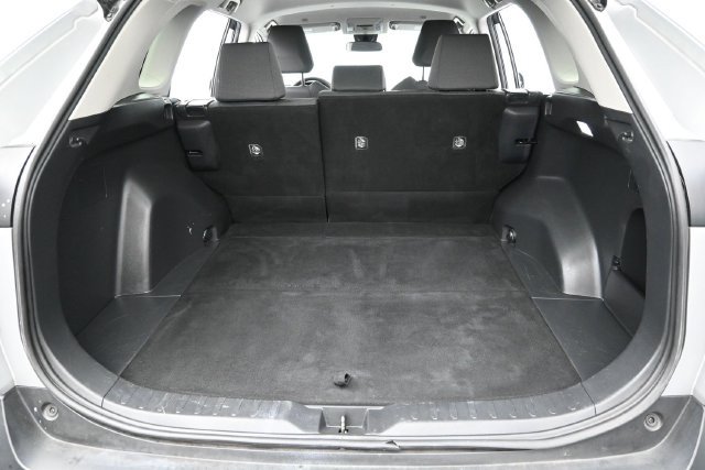 Used 2024 Toyota RAV4 XLE FWD image 27