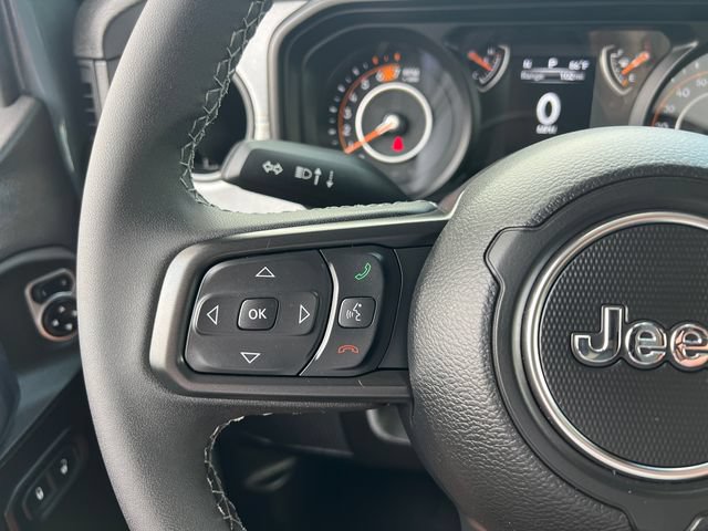 Used 2026 Jeep Wrangler Sport AWD/4WD image 16
