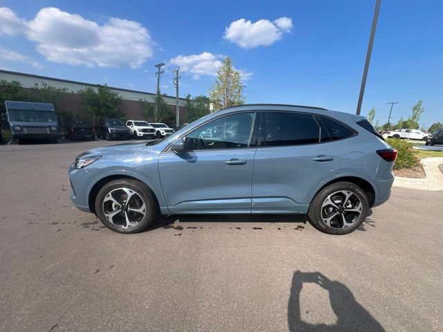 Certified 2024 Ford Escape ST-Line Select w/ Tech Pack #2 AWD/4WD image 8
