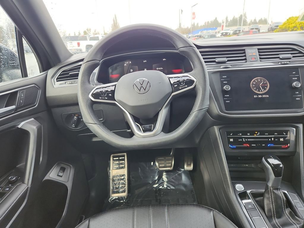 Used 2024 Volkswagen Tiguan SE R-Line image 8