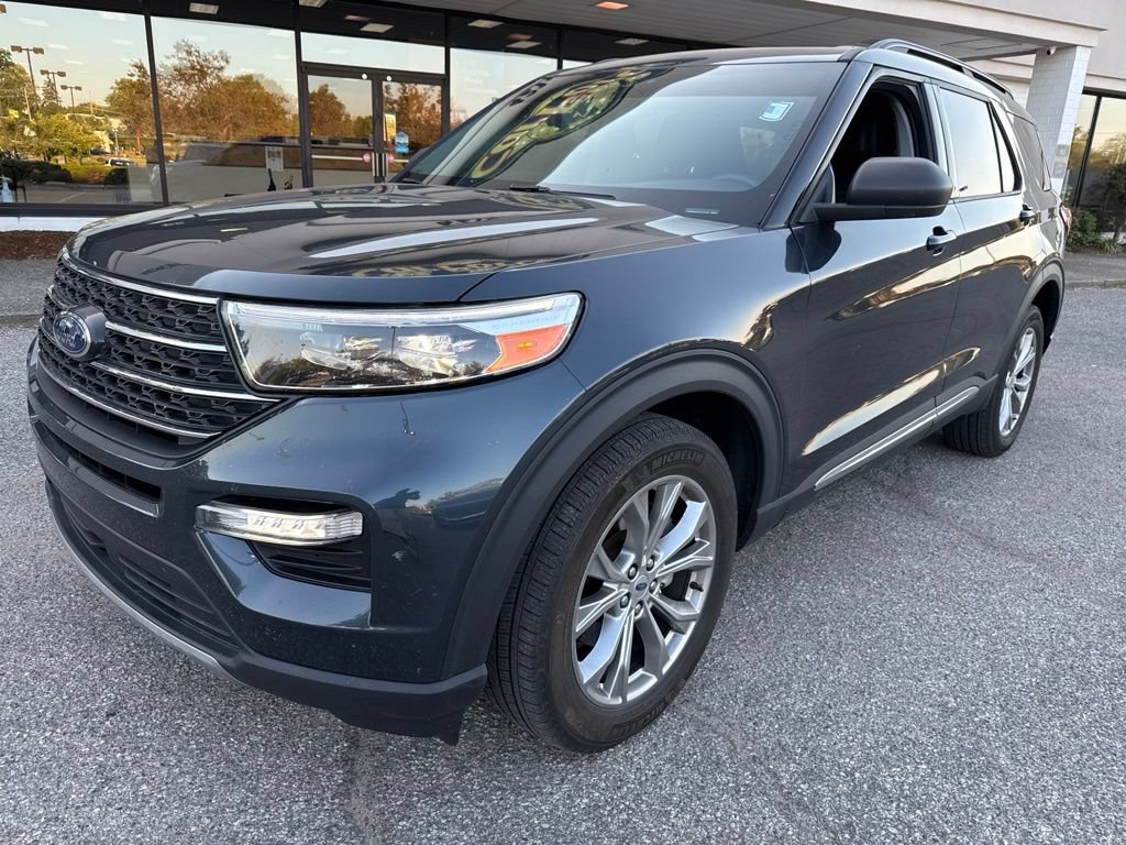 Certified 2024 Ford Explorer XLT w/ Equipment Group 202A AWD/4WD image 9