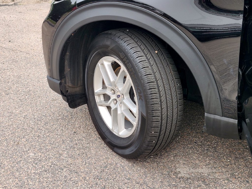 Certified 2025 Ford Explorer Active AWD/4WD image 35