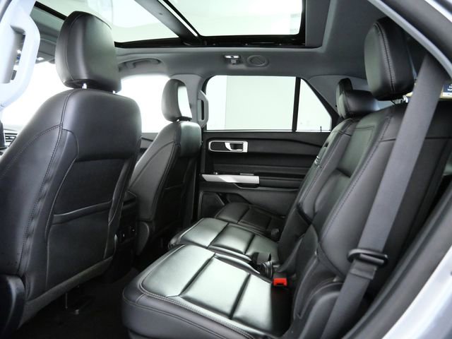Certified 2024 Ford Explorer XLT w/ Equipment Group 202A AWD/4WD image 13