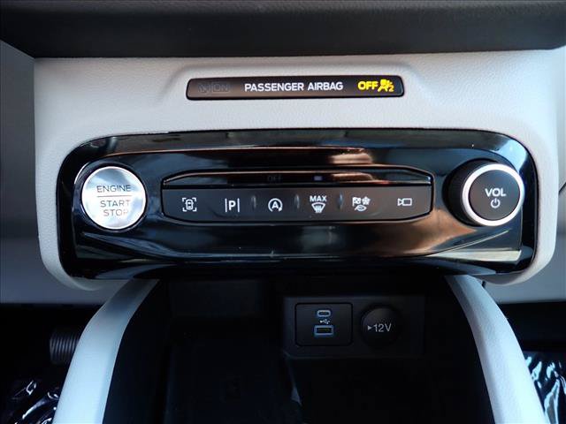 Certified 2023 Ford Escape Platinum w/ Premium Technology Package AWD/4WD image 20