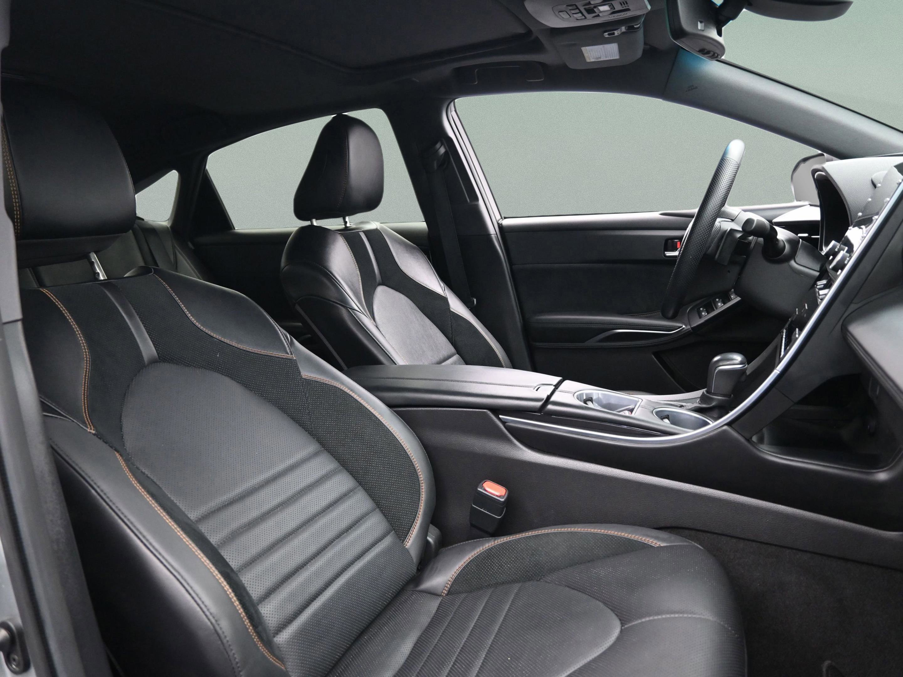 Used 2022 Toyota Avalon Touring image 37