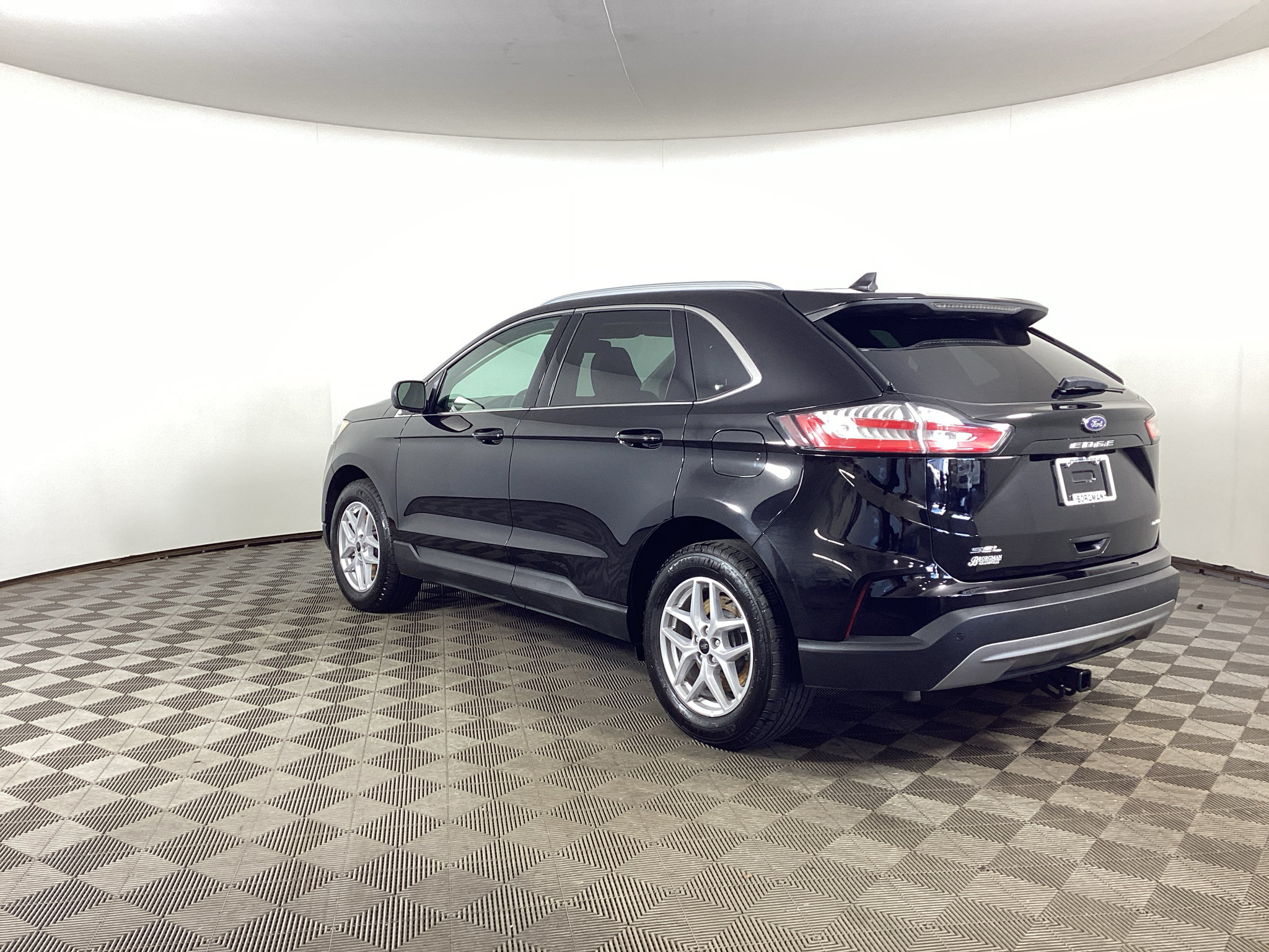 Certified 2024 Ford Edge SEL w/ Convenience Package AWD/4WD image 4