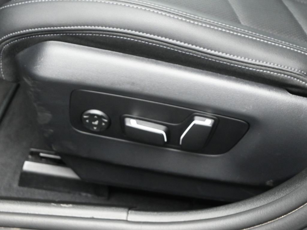 Used 2024 BMW i5 eDrive40i image 10