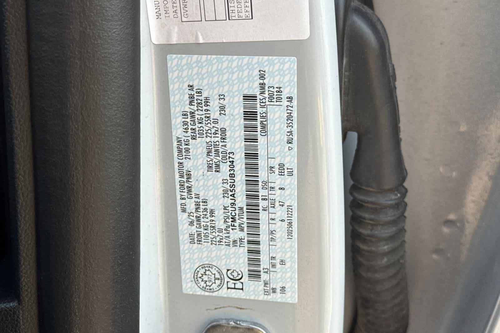 Certified 2025 Ford Escape Platinum AWD/4WD image 29