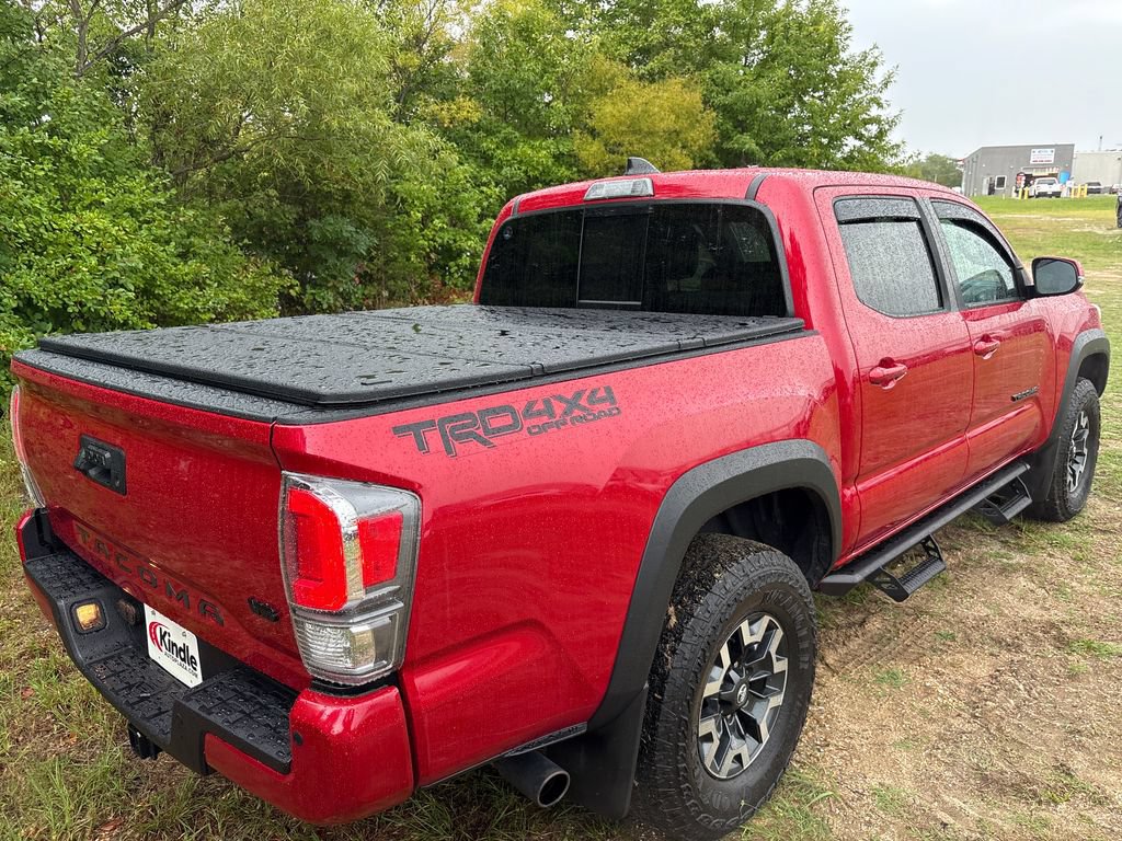 Used 2023 Toyota Tacoma TRD Off-Road w/ Technology Package AWD/4WD image 18