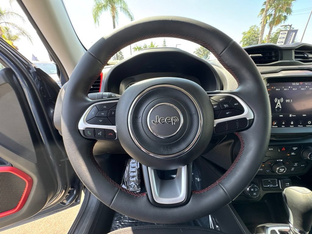 Used 2023 Jeep Renegade Trailhawk AWD/4WD image 30