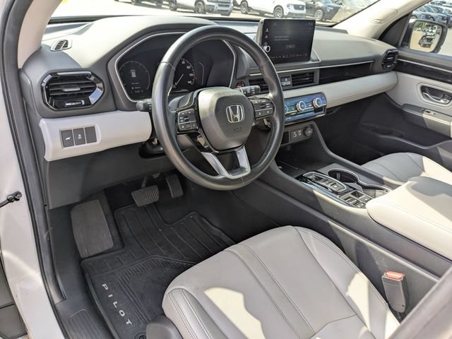 Used 2024 Honda Pilot Touring image 11