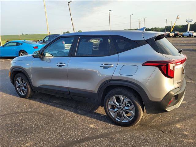 Used 2026 Kia Seltos LX FWD image 8