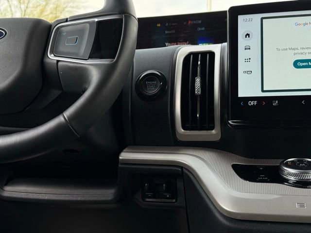 Certified 2025 Ford Expedition Active AWD/4WD image 8
