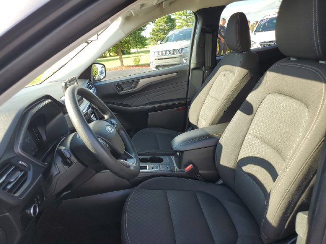 Certified 2025 Ford Escape Active FWD image 8