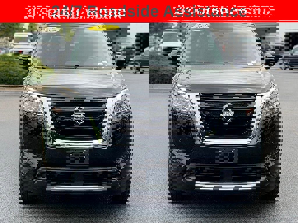 Used 2024 Nissan Pathfinder Platinum w/ Cargo Package image 5