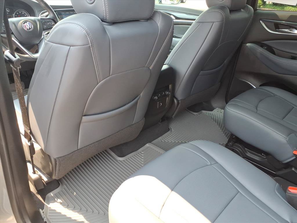 Used 2023 Buick Enclave Essence w/ Sport Touring Edition FWD image 9