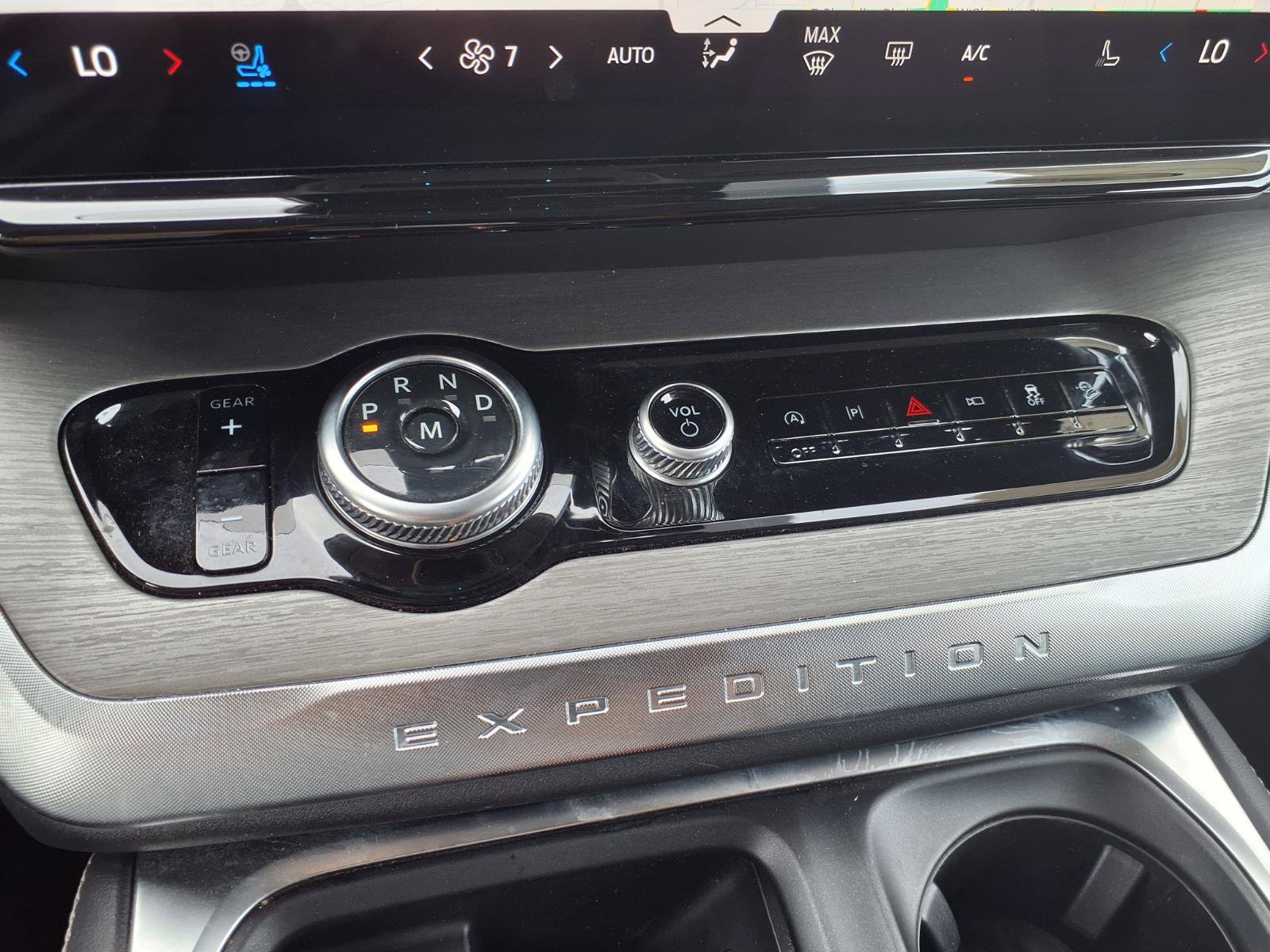 Certified 2025 Ford Expedition Active AWD/4WD image 26