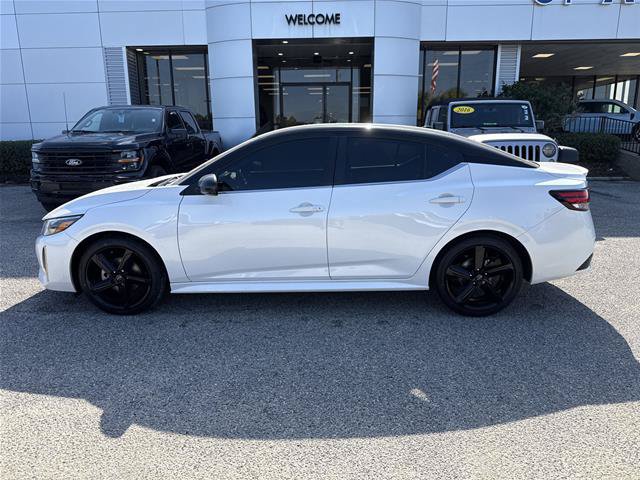 Used 2024 Nissan Sentra SR FWD image 2