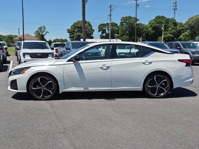 Used 2023 Nissan Altima 2.5 SR w/ SR Premium Package FWD image 5