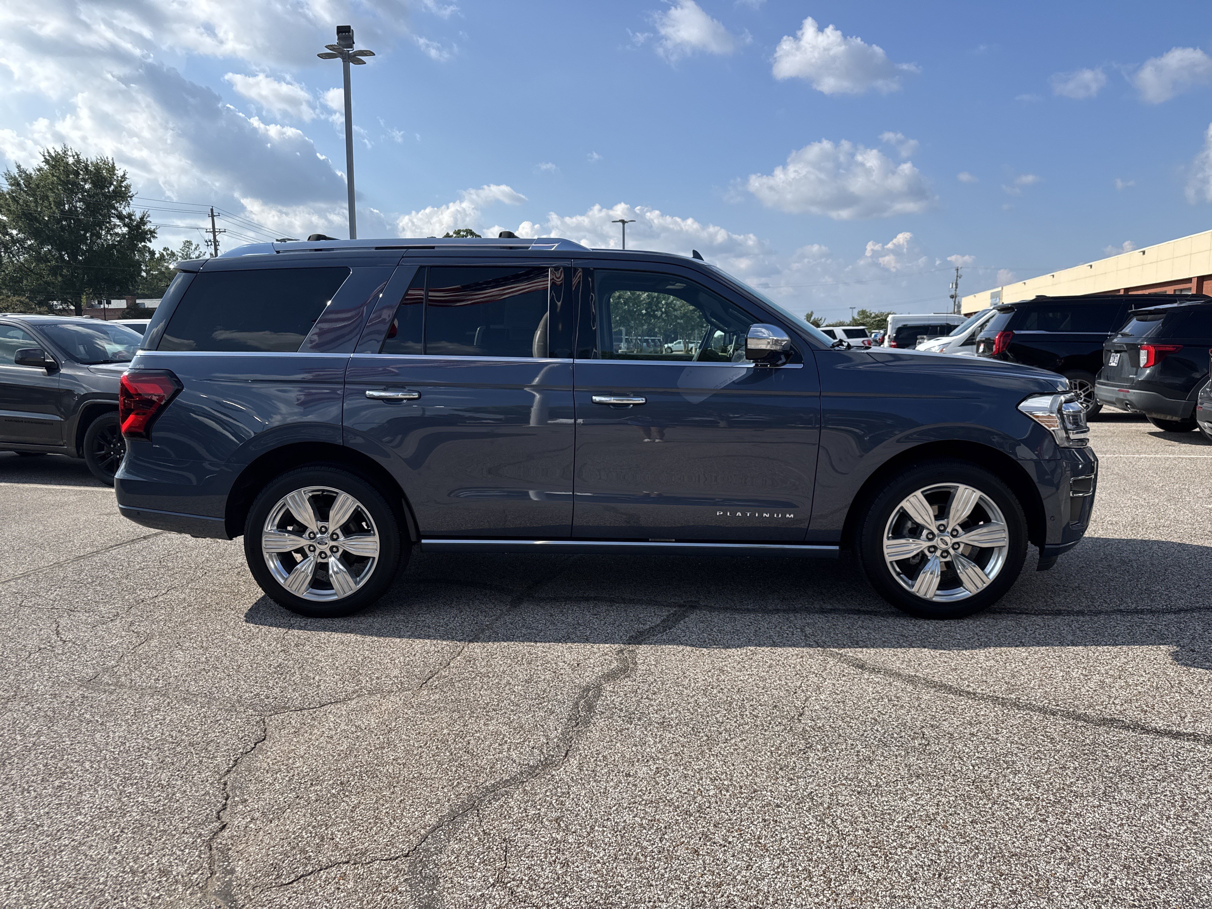 Certified 2022 Ford Expedition Platinum RWD image 2