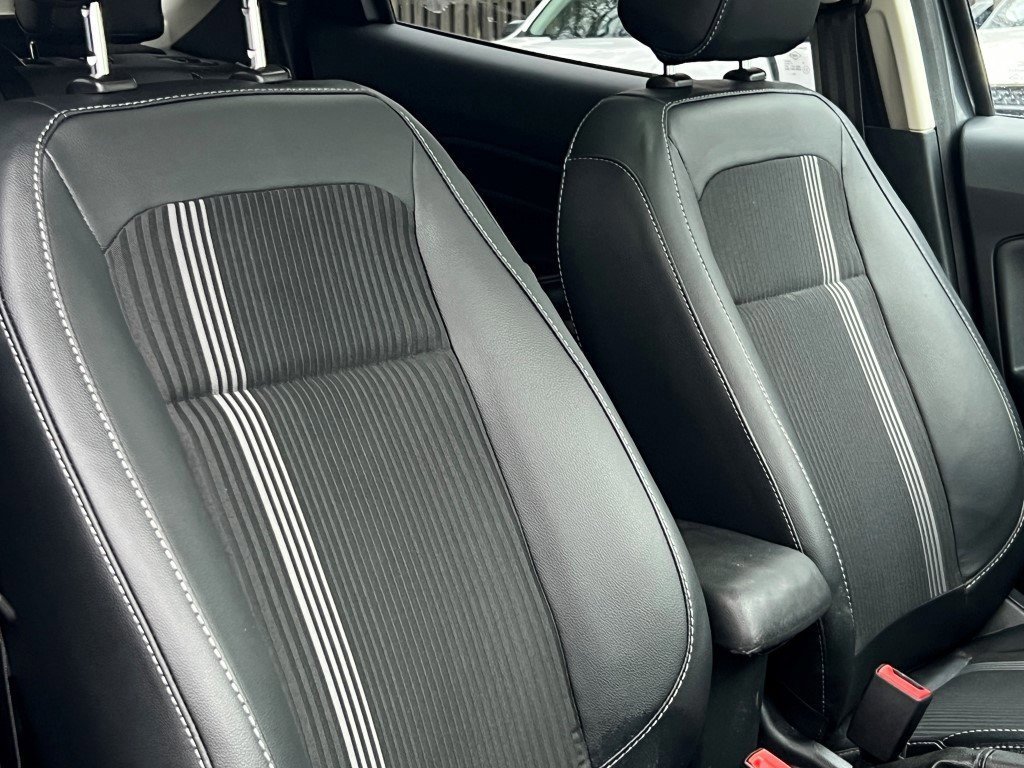 Certified 2020 Ford EcoSport SES image 10