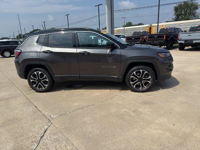 Used 2023 Jeep Compass Limited AWD/4WD image 7