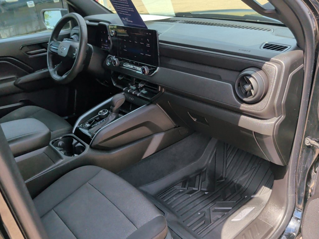 Used 2023 Chevrolet Colorado Trail Boss AWD/4WD image 17