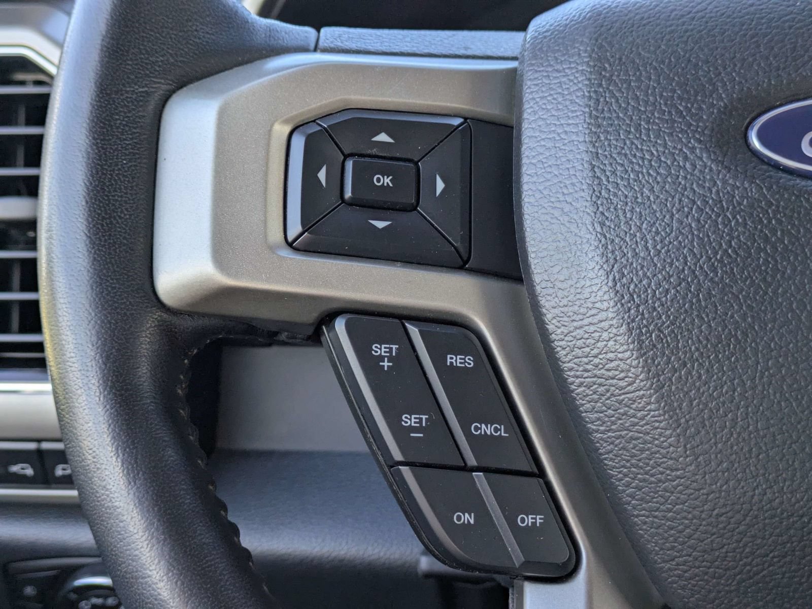 Certified 2022 Ford F250 Lariat w/ Lariat Value Package AWD/4WD image 26