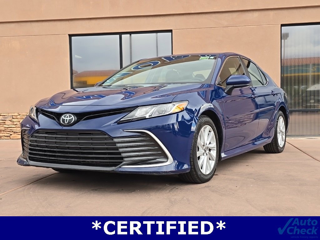 Used 2023 Toyota Camry LE image 3
