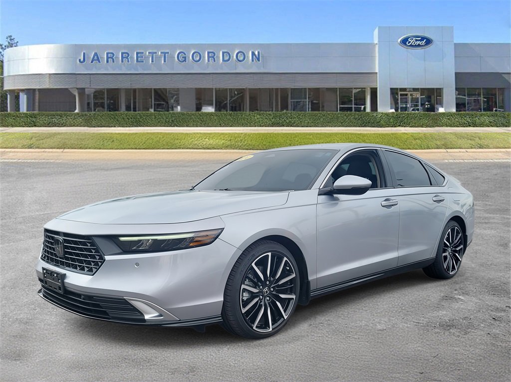 Used 2024 Honda Accord Touring image 2