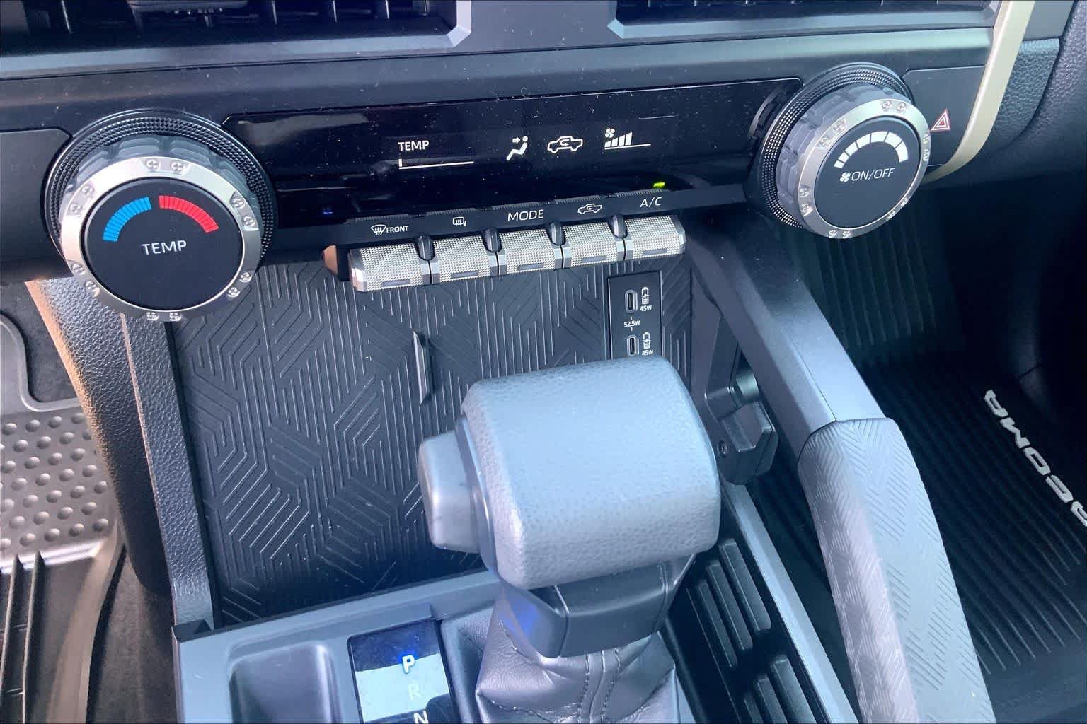 Used 2025 Toyota Tacoma SR5 AWD/4WD image 35