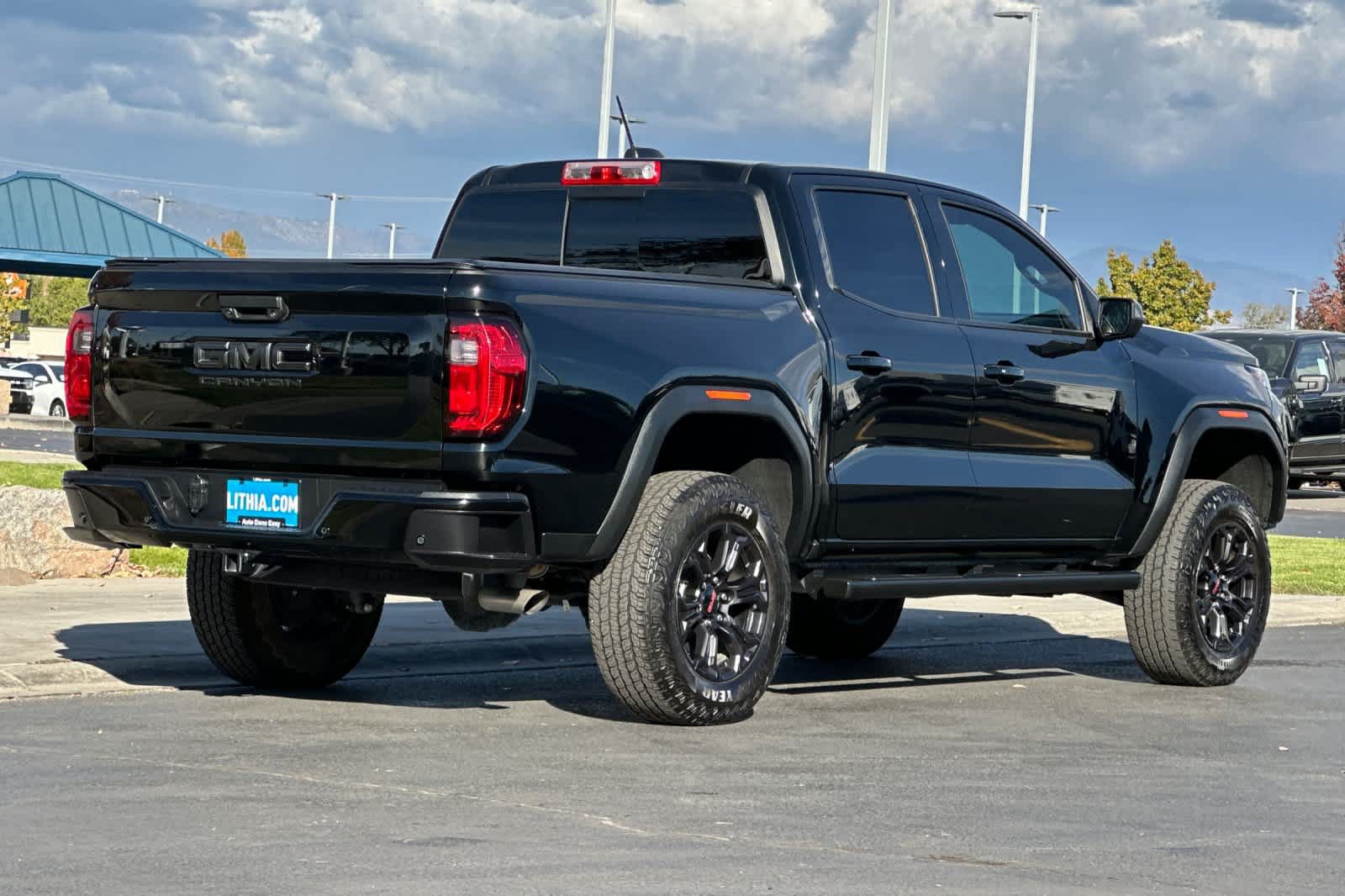 Used 2024 GMC Canyon Elevation w/ Elevation Premium Package AWD/4WD image 2