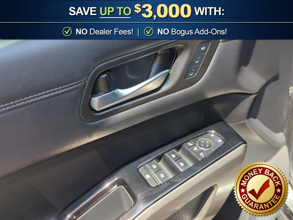 Used 2022 Nissan Pathfinder Platinum w/ Cargo Package FWD image 16
