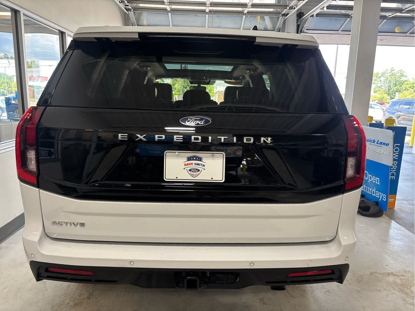 Certified 2025 Ford Expedition Active AWD/4WD image 6