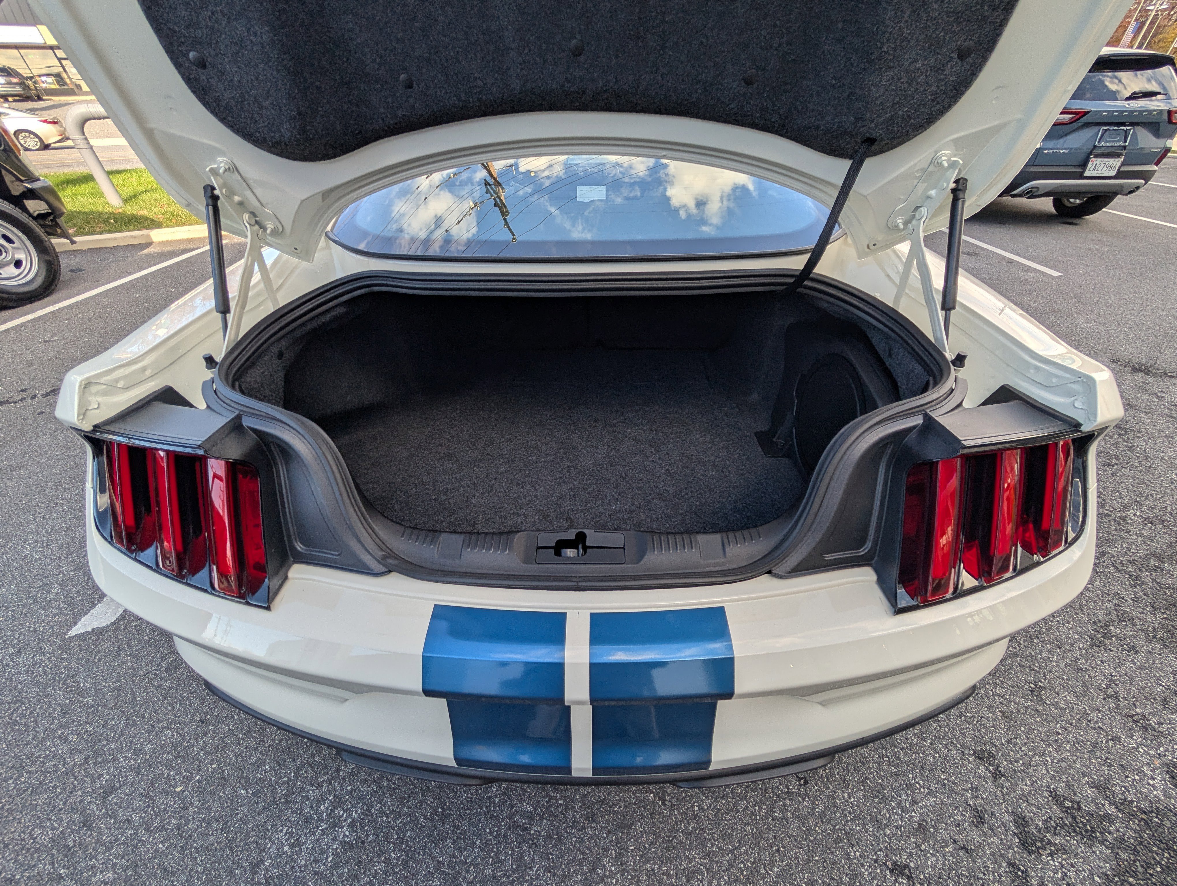 Certified 2020 Ford Mustang Shelby GT350 w/ Technology Package image 14