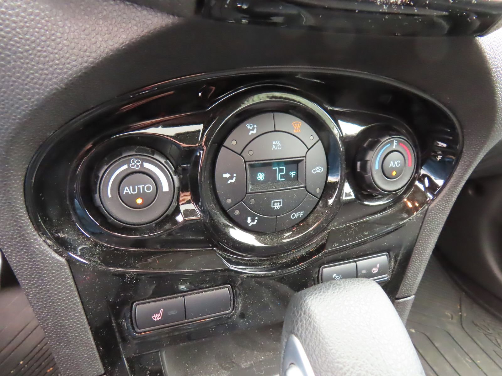 Certified 2019 Ford Fiesta ST-Line w/ ST Line Cold Weather Package image 31