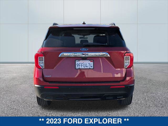 Certified 2023 Ford Explorer XLT image 3